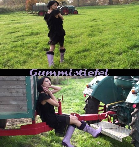 Mit meinen Gummistiefel gehe ich gern spazieren, dabei trage ich am liebsten keine Socken, ich genieße jede Minute meinen Gummistiefel Fetisch auszuleben